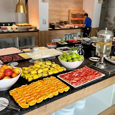 Otel Delfin 3*
