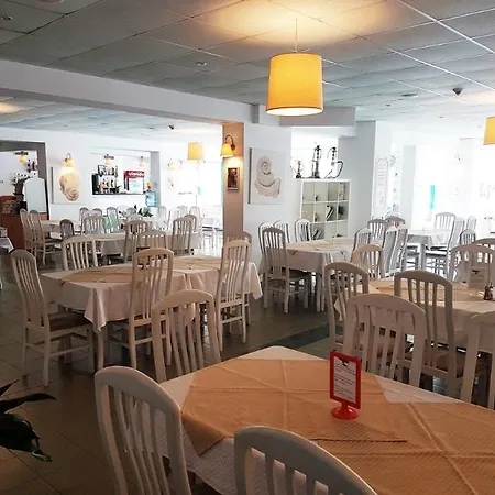 Otel Delfin 3*