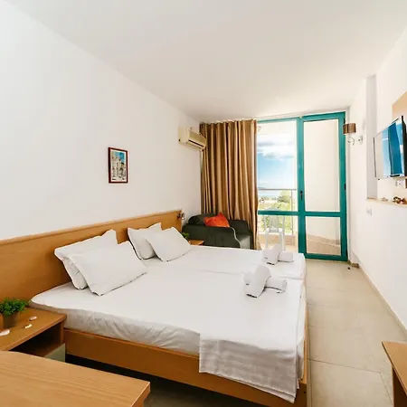 Hotel Delfin Słoneczny Brzeg