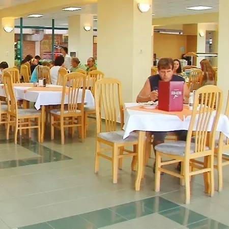 Hotel Delfin Słoneczny Brzeg