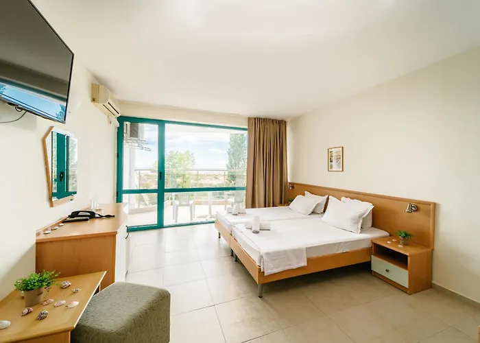 Delfin Отель Несебр